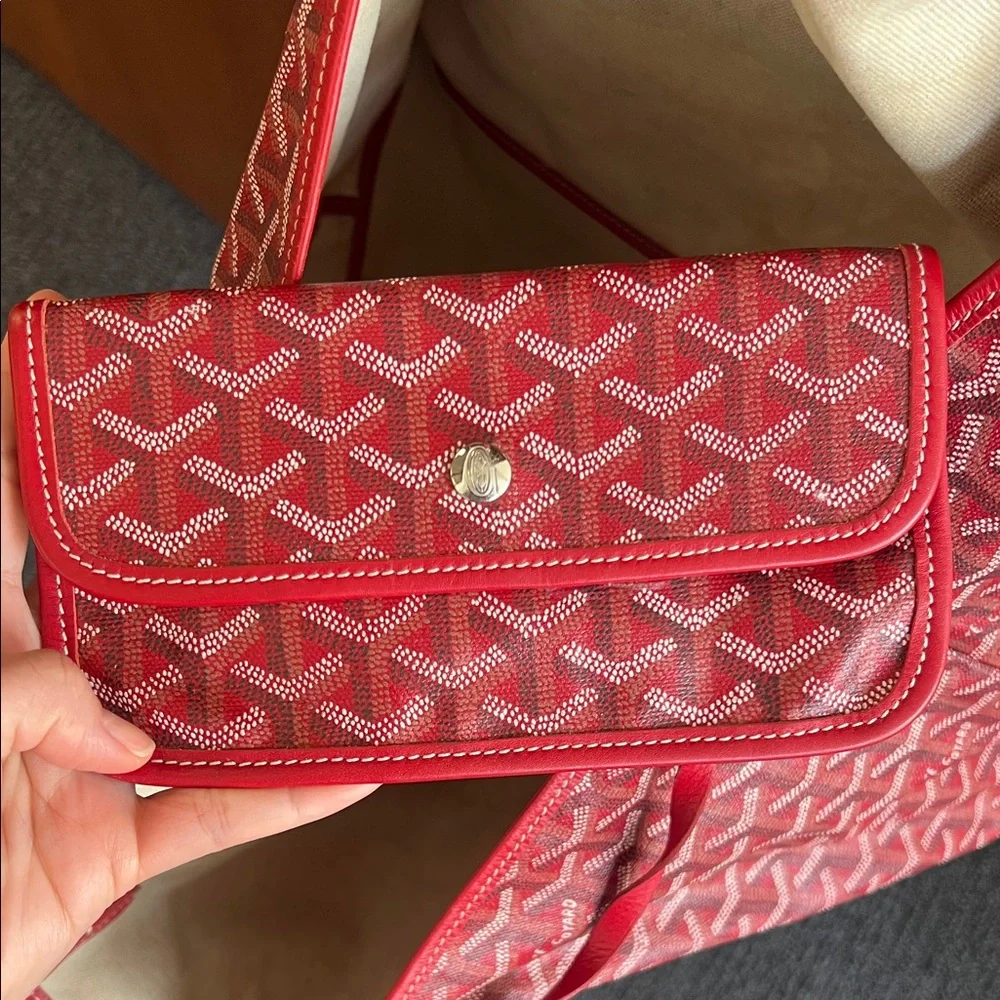 Pre-owned Saint Louis Tote GM
Color: Red / Burgundy tones - Picture 10 of 10